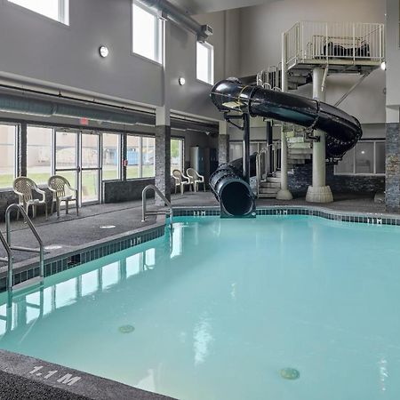 Home Inn & Suites Regina Airport Exterior foto