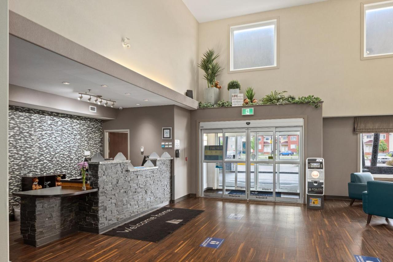 Home Inn & Suites Regina Airport Exterior foto