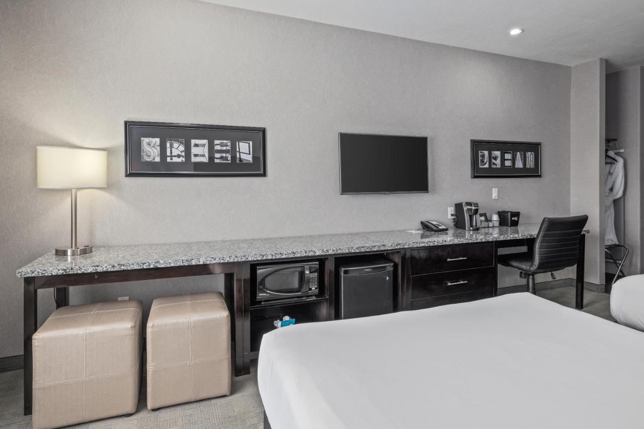 Home Inn & Suites Regina Airport Exterior foto