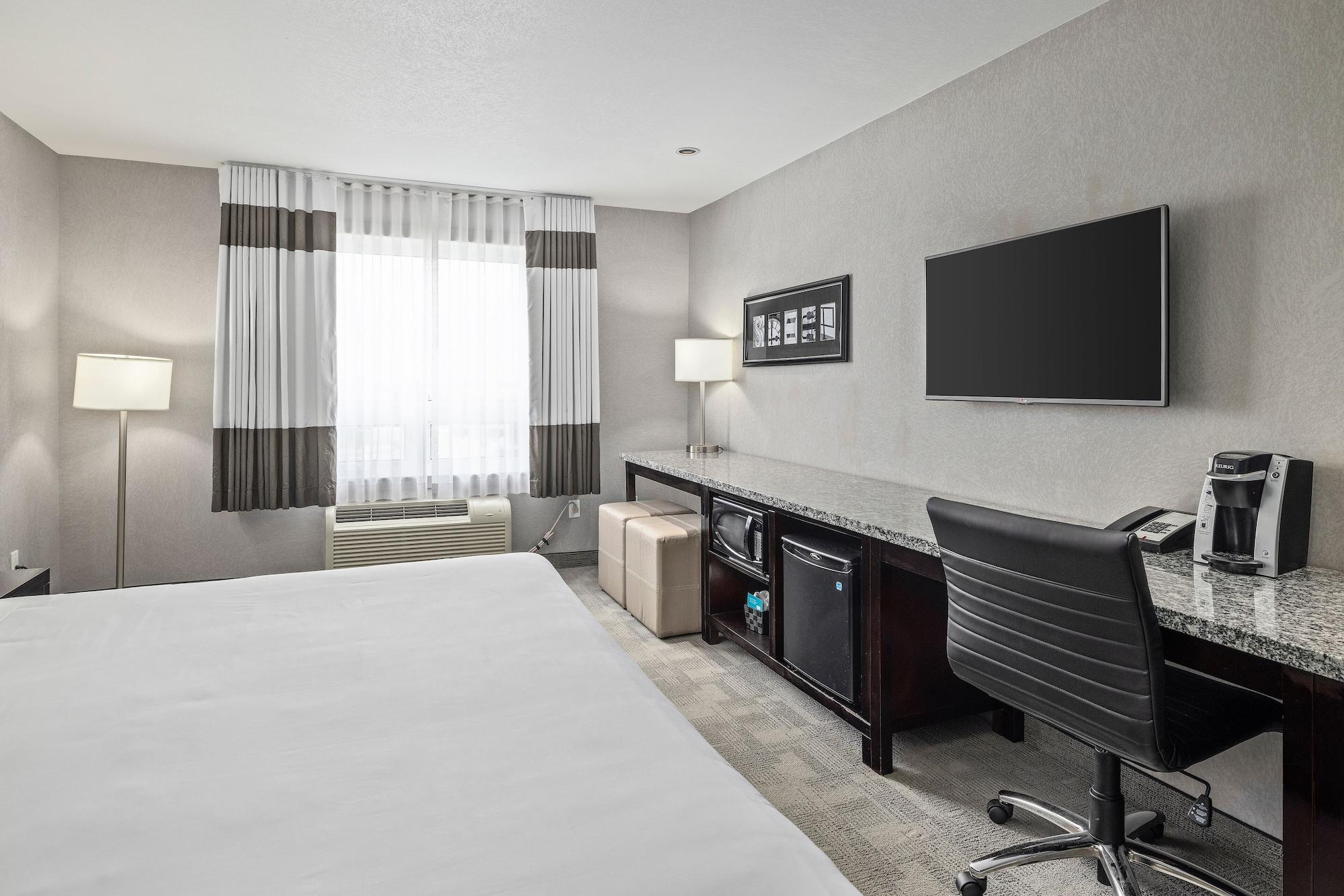 Home Inn & Suites Regina Airport Exterior foto