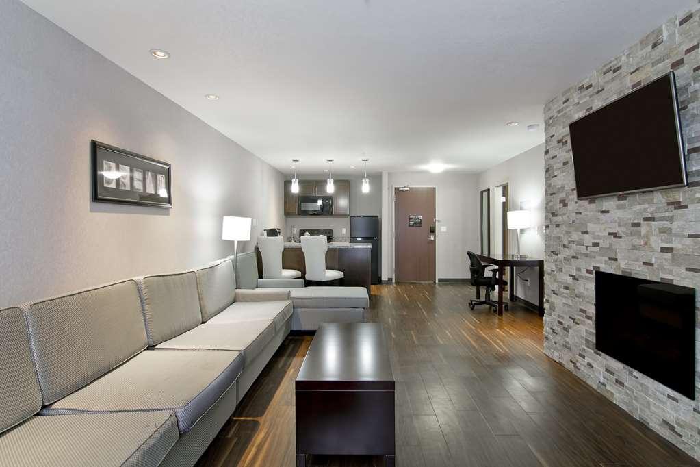 Home Inn & Suites Regina Airport Quarto foto